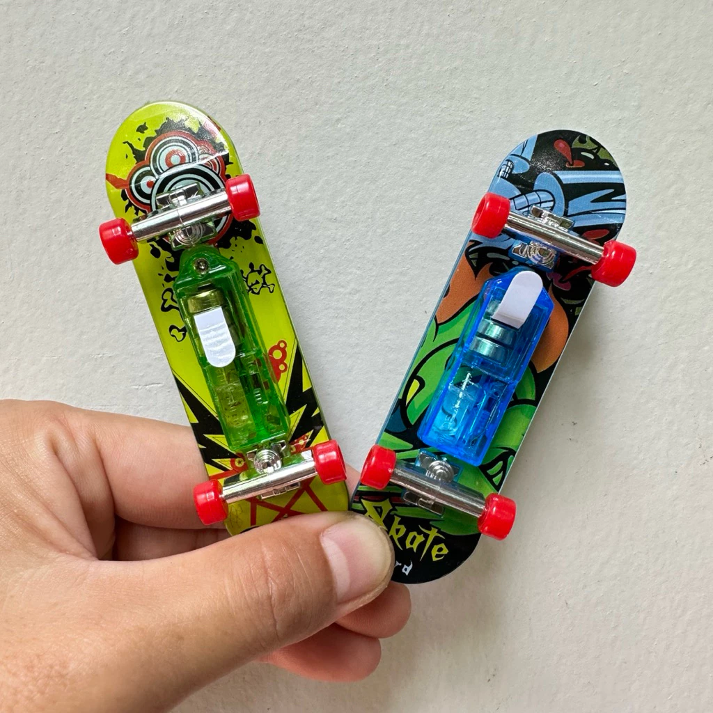 เสก็ตบอร์ด ของจิ๋ว ของเล่น skateboard สเก็ตบอร์ด มีไฟ
