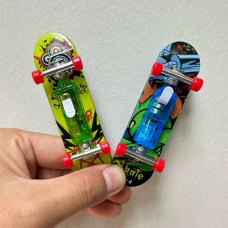 เสก็ตบอร์ด ของจิ๋ว ของเล่น skateboard สเก็ตบอร์ด มีไฟ