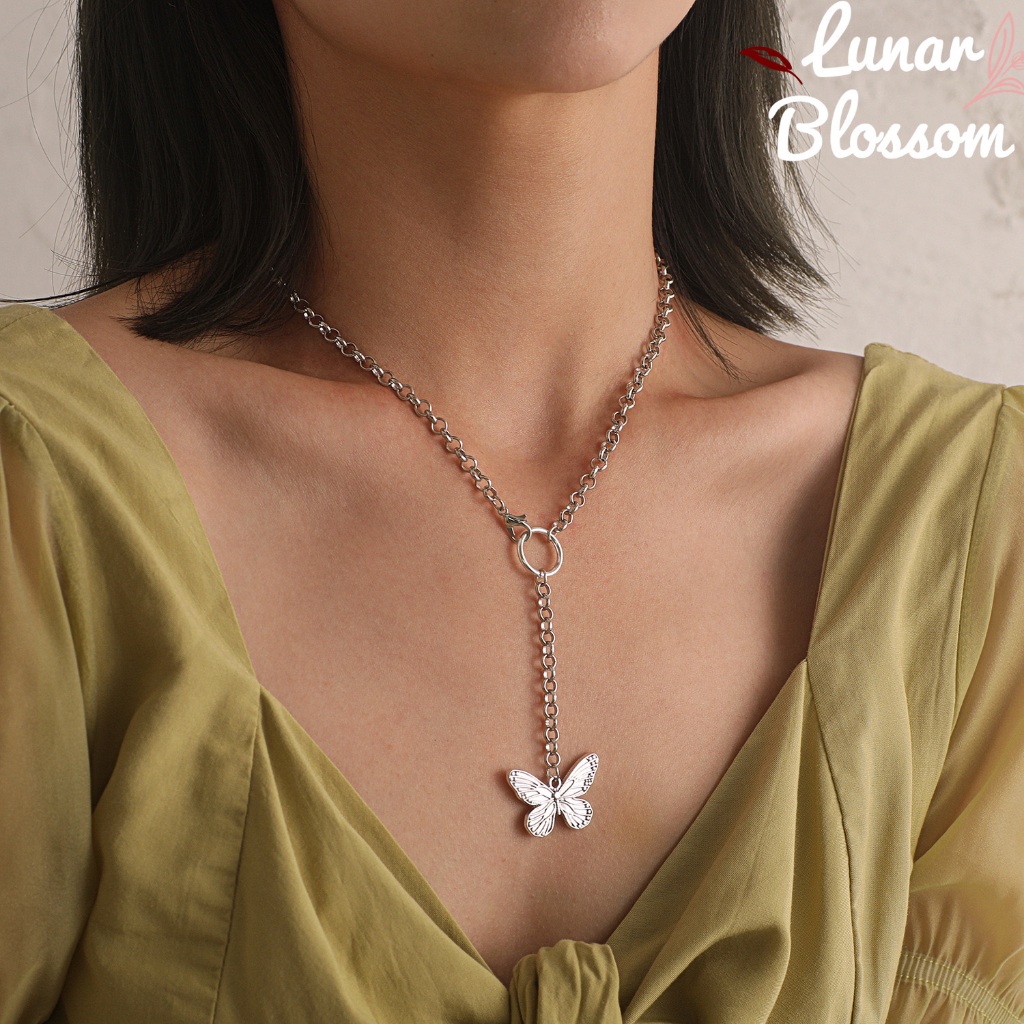 Lunar Blossom✨✨สร้อยคอแฟชั่นจี้ สร้อยคอจี้โลหะผสมแบบเรียบง่าย พร้อมส่งจากไทย จี้สร้อยคอแฮนด์เมด