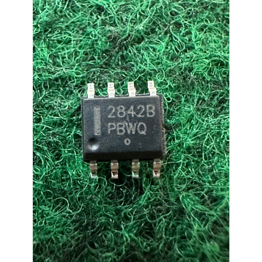 IC  UC  UC2842B 2842B  UC2842BD1R2G , UC2845B 2845B UC2845BD1R2G , SOIC-8  จำนวน  1 ตัว