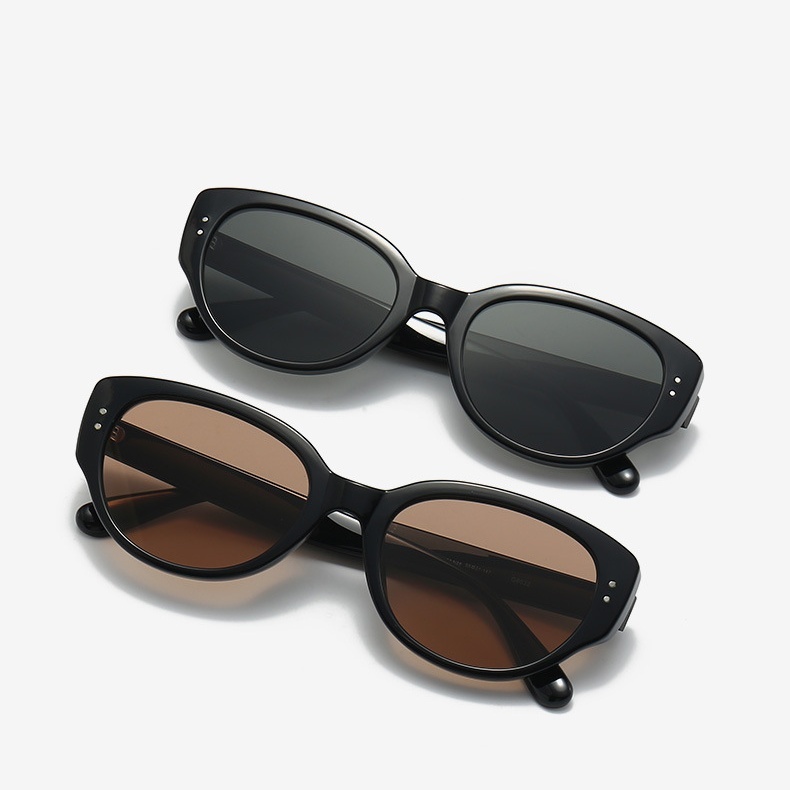 06Urban Shade Sunglasses แว่นกันแดดรุ่นเออร์เบิน เชด ทรงเบสิคใส่ง่ายเข้ากับทุกลุค เท่และเรียบแบบแมน ๆ