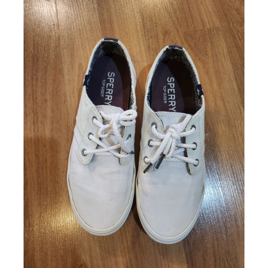 รองเท้าผ้าใบแบรนด์ Sperry