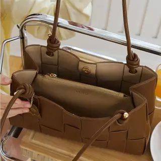 พร้อมส่ง🧈LASTEL - กระเป๋าสะพายรุ่นTALA งานพรีเมี่ยม สายปรับได้