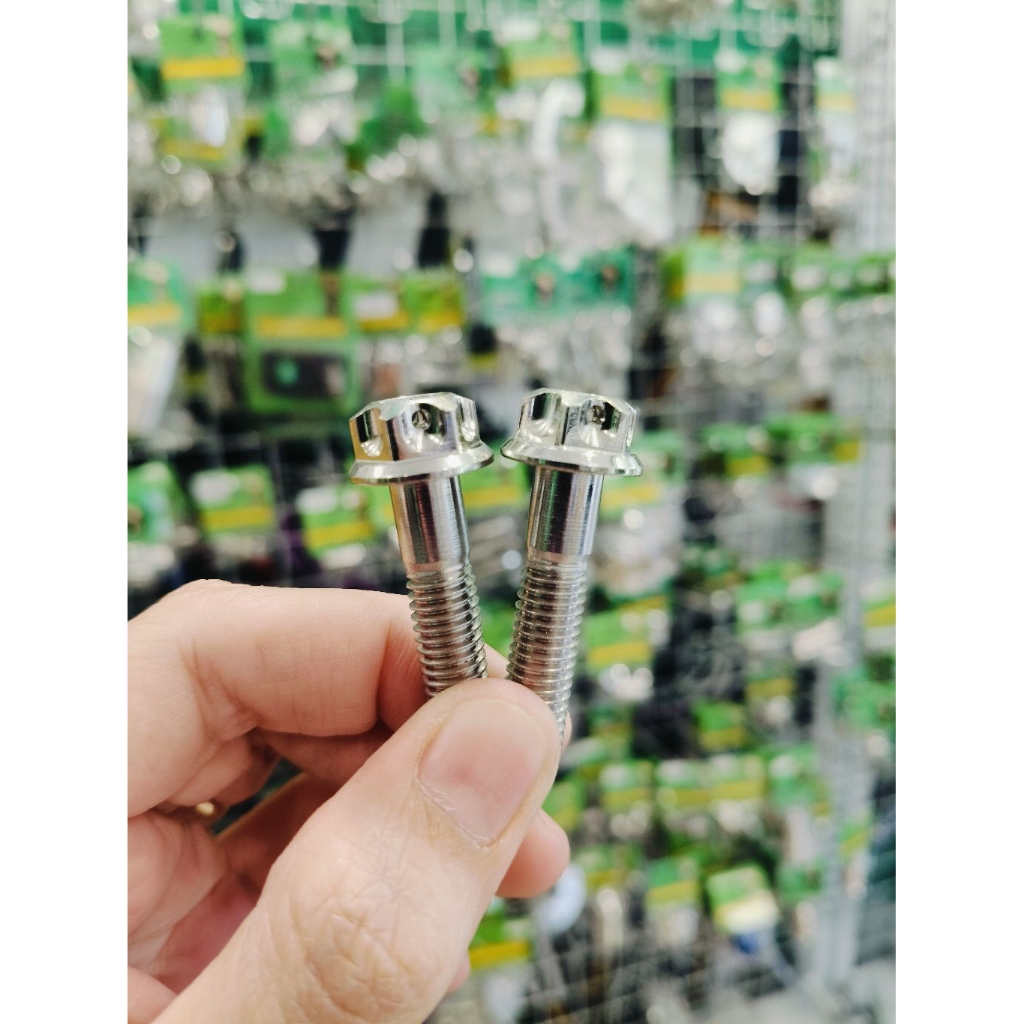 น้าคมน็อตซิ่ง น็อตยึดโช็คหลัง Nouvo/Pcx/Xmax/Nmax/Aerox/Click125 เฟือง(ราคาต่อ1ชุด=2ตัว)
