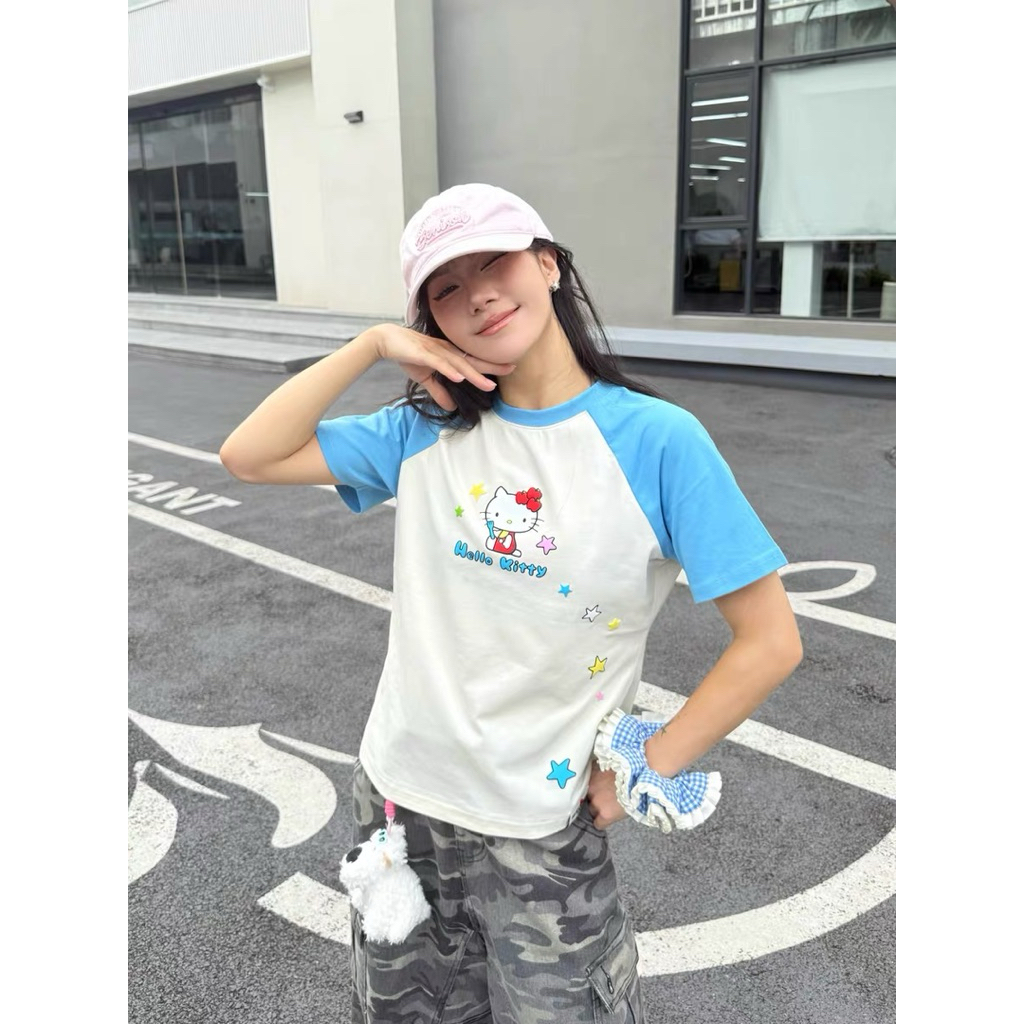 (Pre-Order🇨🇳) ของแท้ HELLO KITTY x WHOOSIS short-sleeved T-shirt