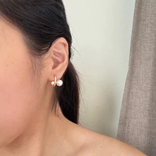 Orbit glow earrings ต่างหูดาว ต่างหูไข่มุก | @trophies.co