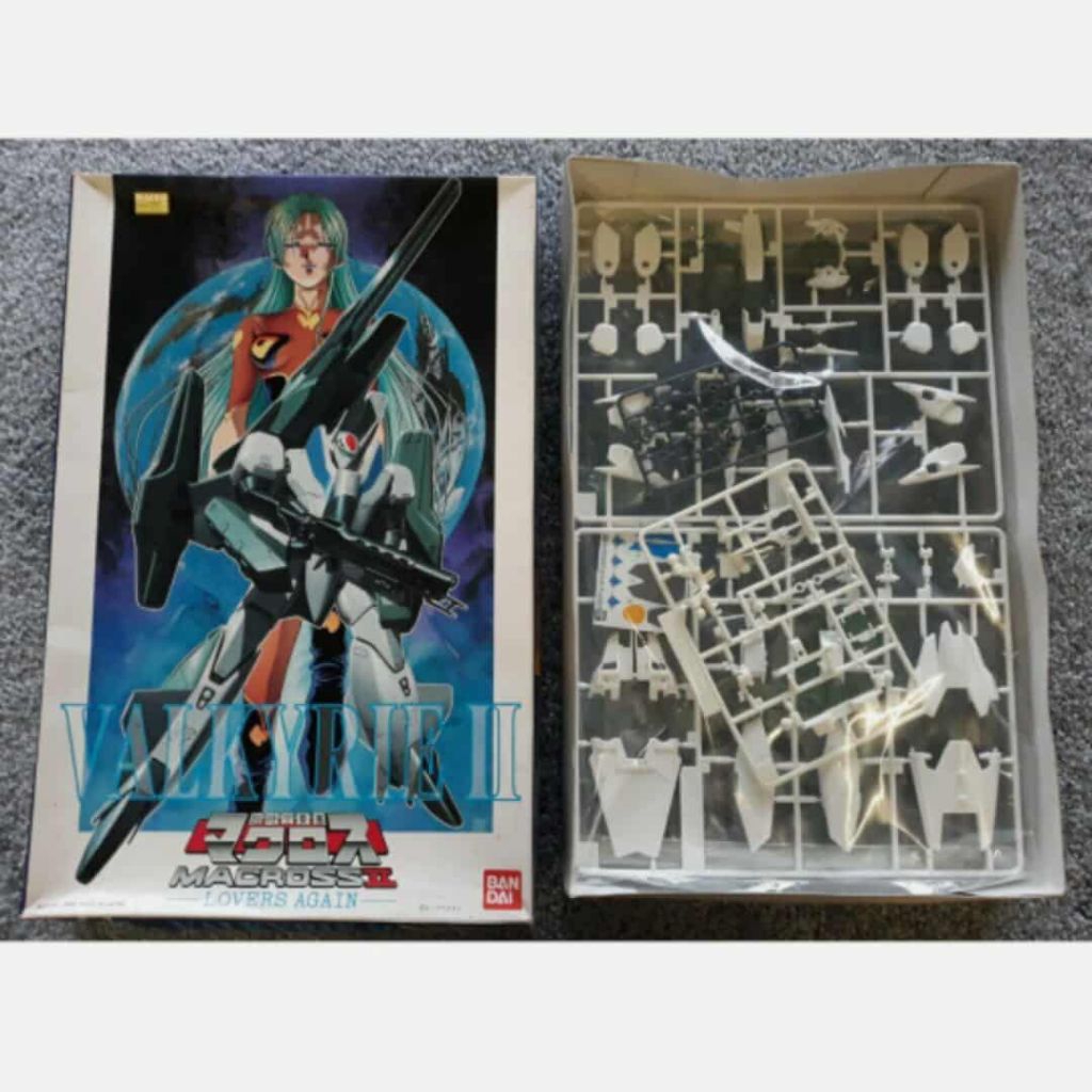 Macross-II VF-2 SS Valkyrie 1/100 Model Kit BANDAI 1992 (ของแท้)