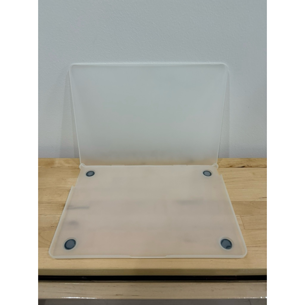 ส่งต่อ เคส macbook air 13 นิ้ว สีขาวขุ่น