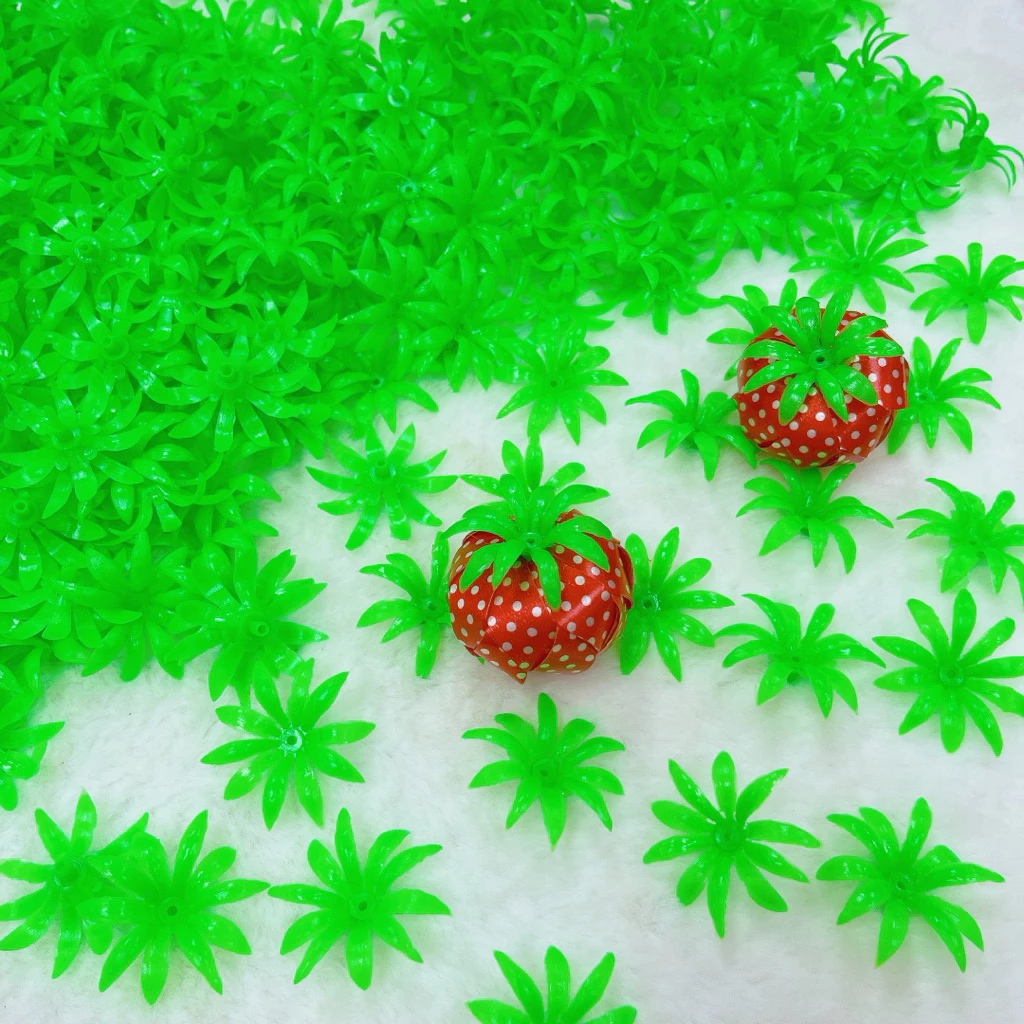จุกสตรอเบอร์รี่ 🍓🍓พลาสติก จำนวน 50/100 ชิ้น ใช้ประดับผลไม้เหรียญโปรยทาน