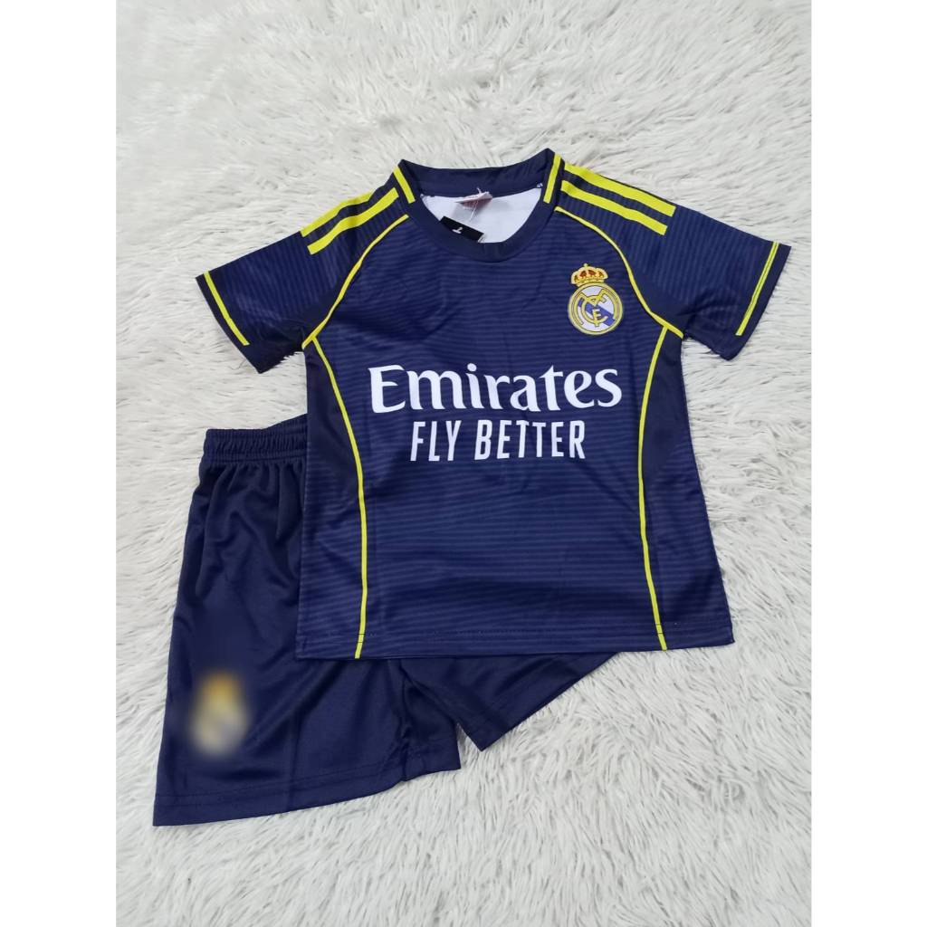เสื้อกีฬาแขนสั้นเด็ก ทีมเรอัลมาดริดชื่อโรนัลโด้ ปี2025-2026ใหม่ล่าสุด เสื้อพร้อมกางเกง