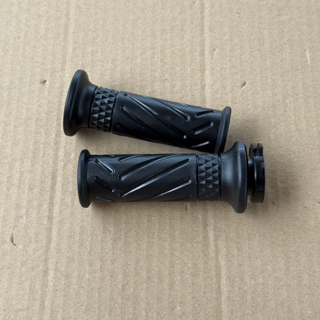 ปลอกมือ พร้อมไส้ MIO125 RR ปี2010 MIO 125RR 1คู่