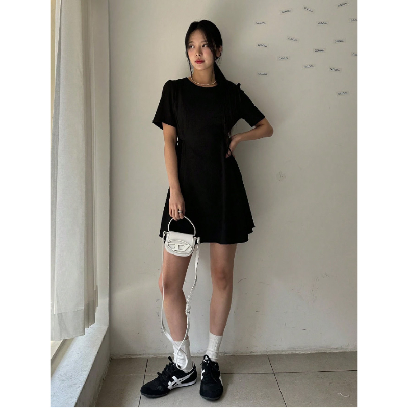 เดรสแขนสั้นทรงเอ ผูกเอว ลุคมินิมอล เรียบหรู ดูดีมีระดับ ใส่สบายทุกวัน