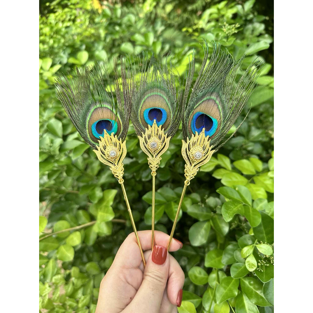 ปิ่นหางนกยูงแท้ แววสวย ตัวปิ่นเป็นงานโลหะประดับเพชร