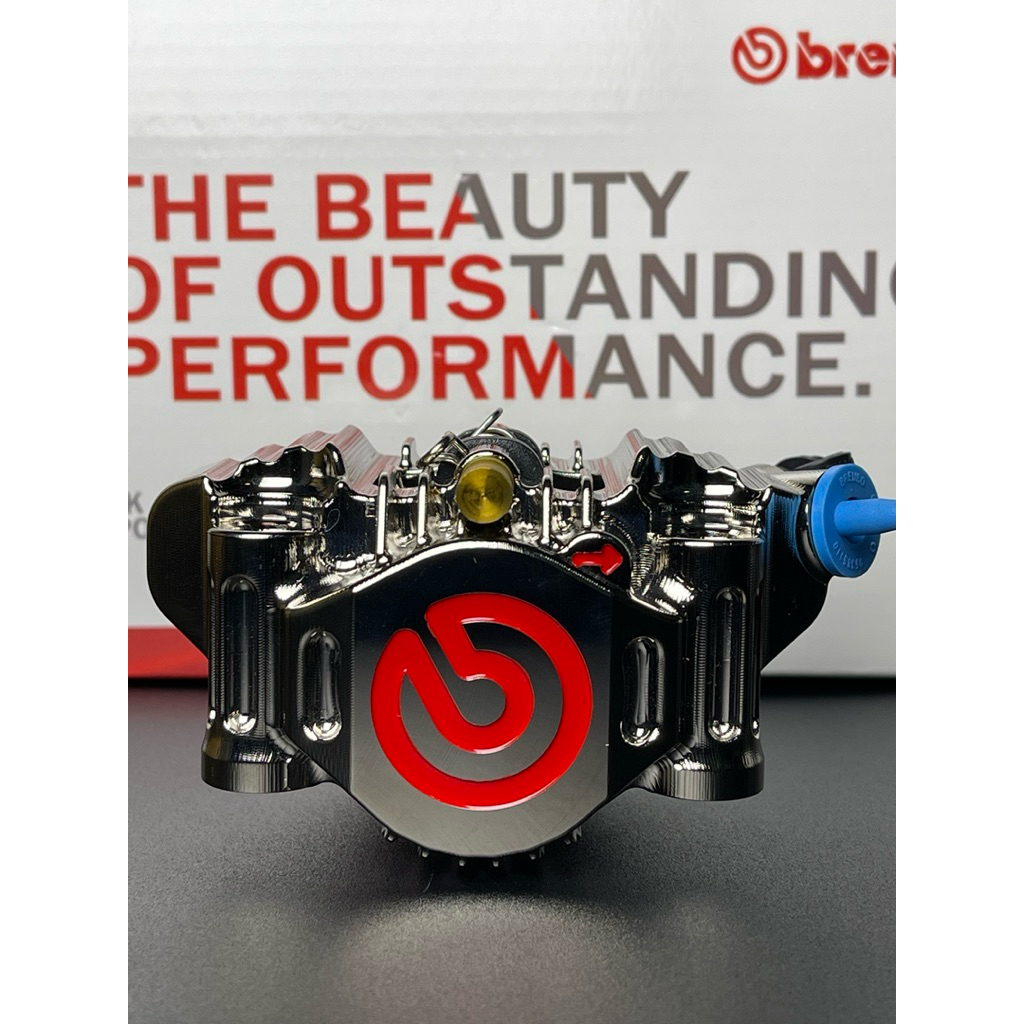 Brembo moto3 caliper monoblock งาน1:1 ปั้มตะเพียน งานกัดทั้งก้อน หมุดไทเทเนี่ยม ลูกสูบไทเทเนี่ยม ขวา