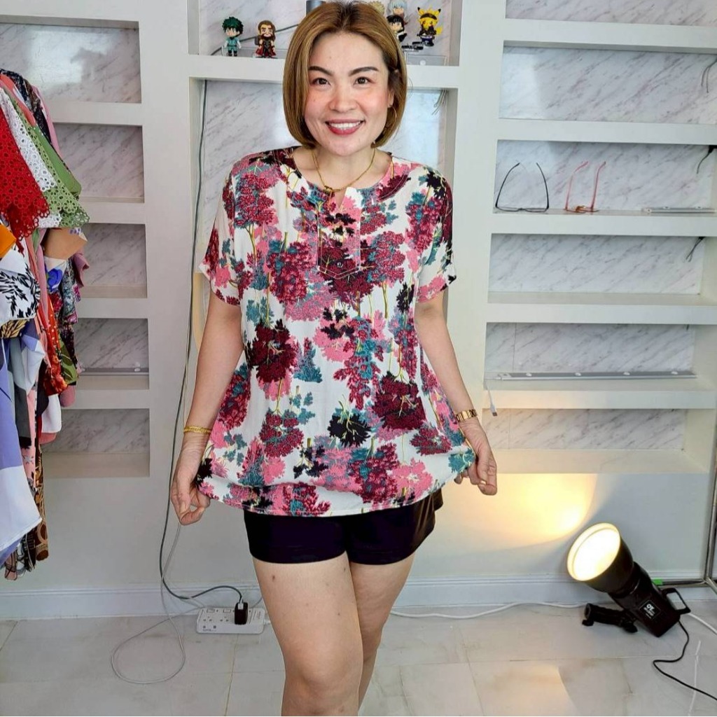 ฟ4//เสื้อคอกลมแหวกแขนสั้นลายต้นสี ผ้าไหมสปัน ไซส์42/44/46/48/50นิ้ว ยาว26-27นิ้ว ราคา129-149 บาท
