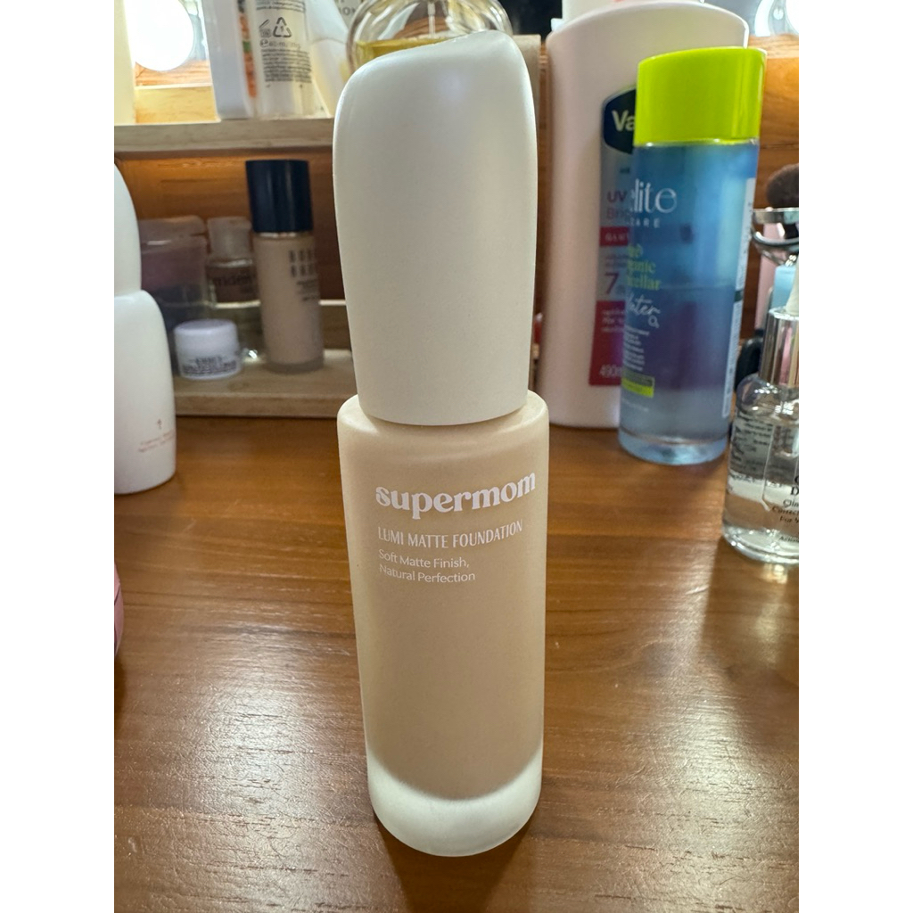 ส่งต่อ รองพื้นsupermom สี21n กดไป1ครั้ง