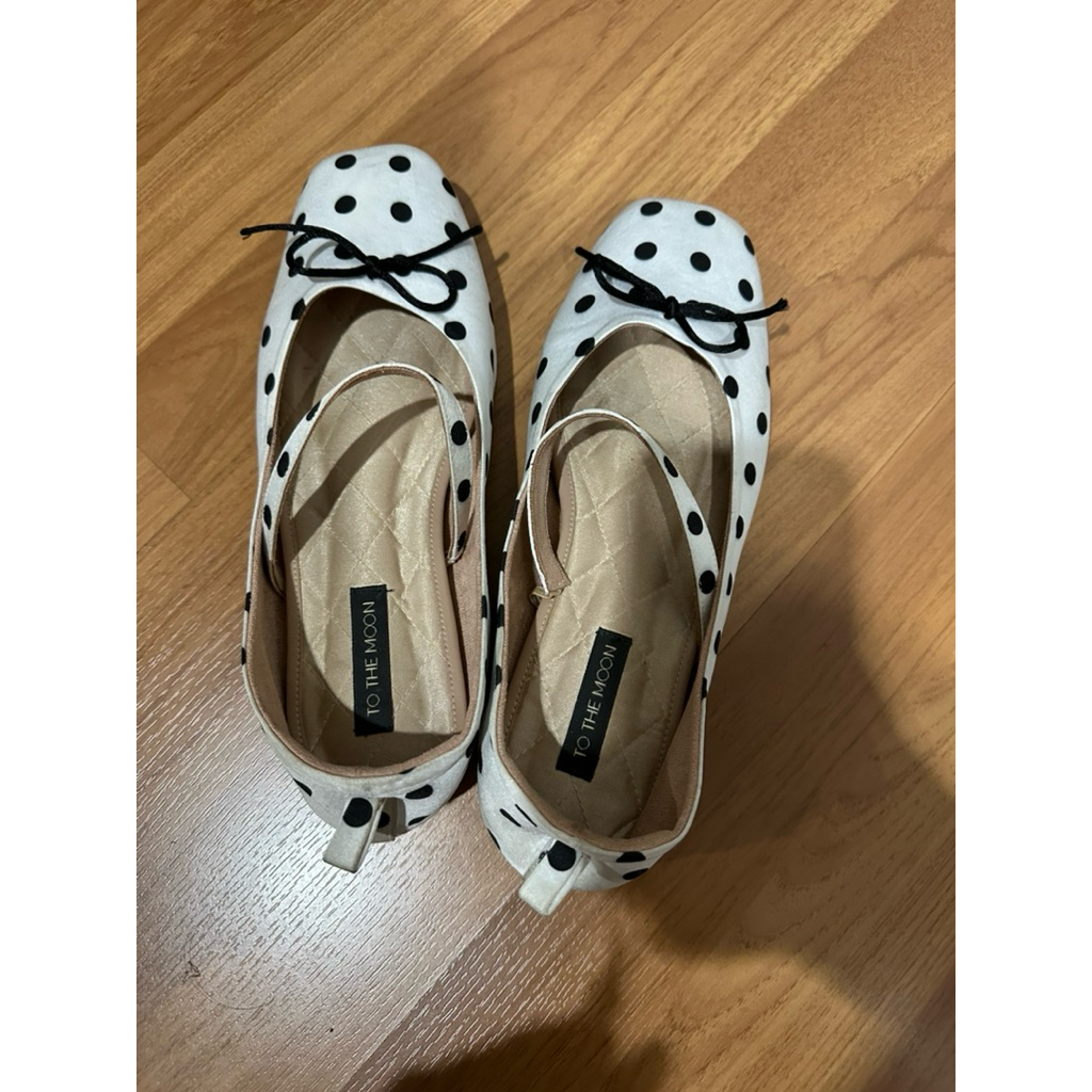 Used รองเท้า Maryjanes ยี่ห้อ Tothemoon.vibes รุ่น Amber ลาย Polkadot