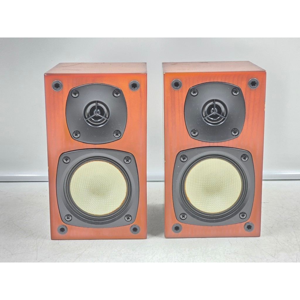 BE57 ลำโพงญี่ปุ่นมือสอง 1 คู่ (102-110) ONKYO D-108M 40W 6 โอห์ม Woofer 2.5 นิ้ว Size ตู้ 10x11.5x17