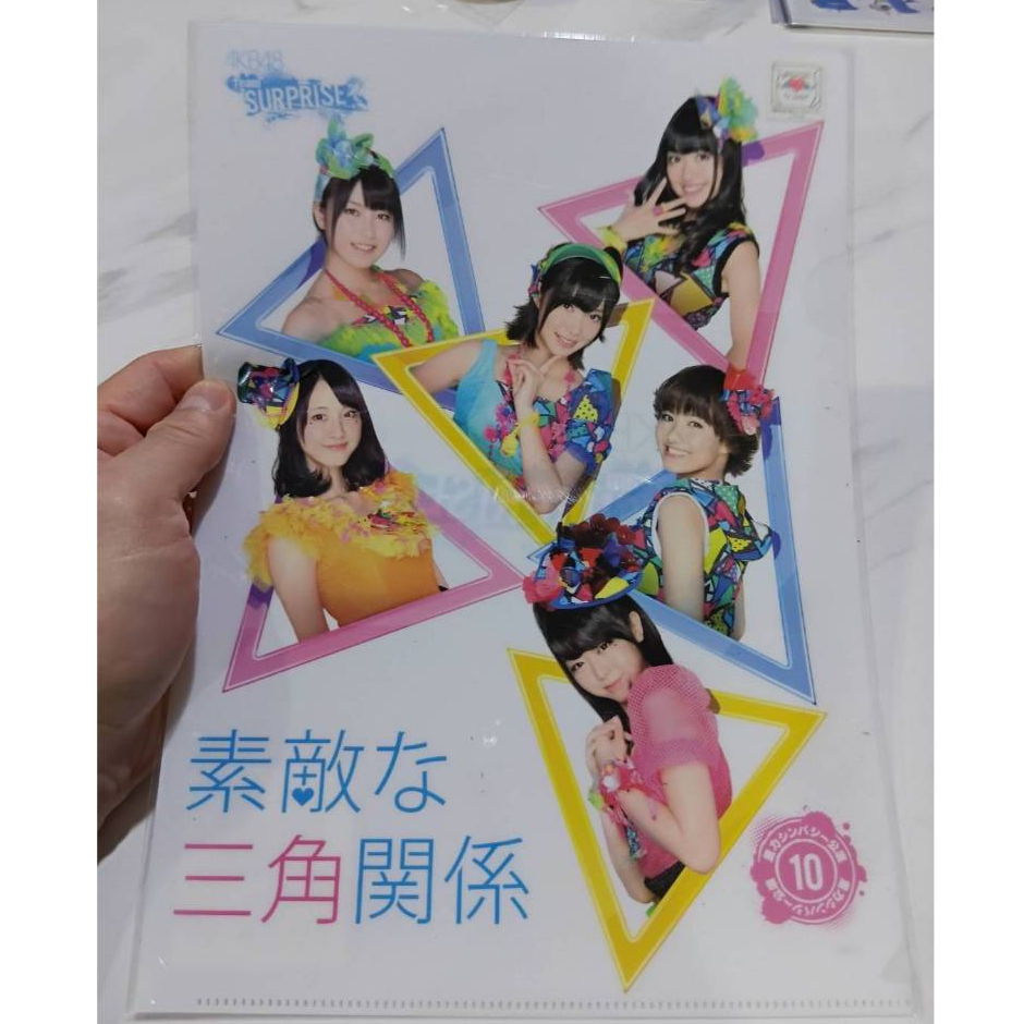 แฟ้มใส่เอกสารอนิเมะ  ★AKB48 Suteki na Sankaku Kankei(Team Surprise)★ A4 Clear File ขนาด 22 X 31 cm.