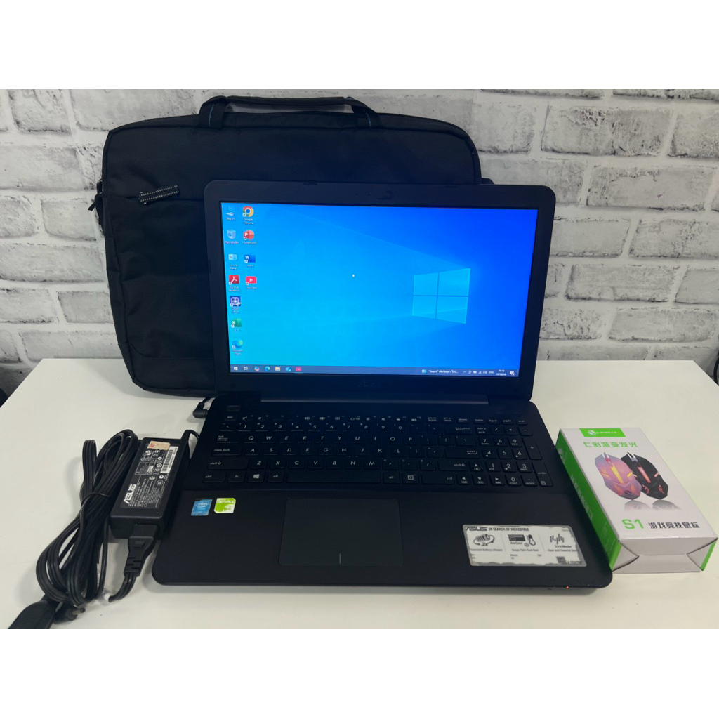 โน๊ตบุ๊คมือสอง/ Asus A555L / i5 gen4/ SSD120gb+HHD 500gb / แรม 8gb/แบตใหม่/สินค้ามีรับประกันจากทางร้
