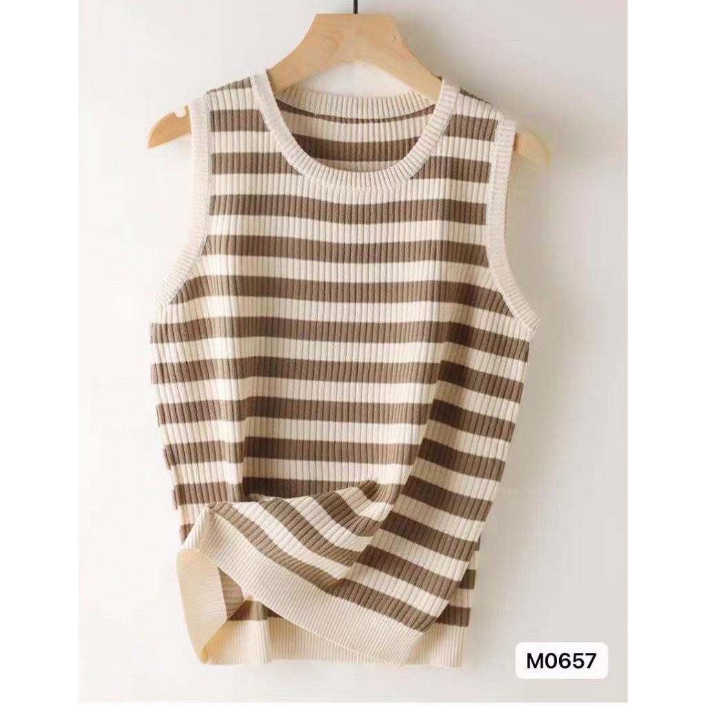 (พร้อมส่งที่ไทย#M0657)เสื้อกล้ามไหมพรมผู้หญิง แขนกุดลายทางเรียบหรู น่ารักสไตล์เกาหลี