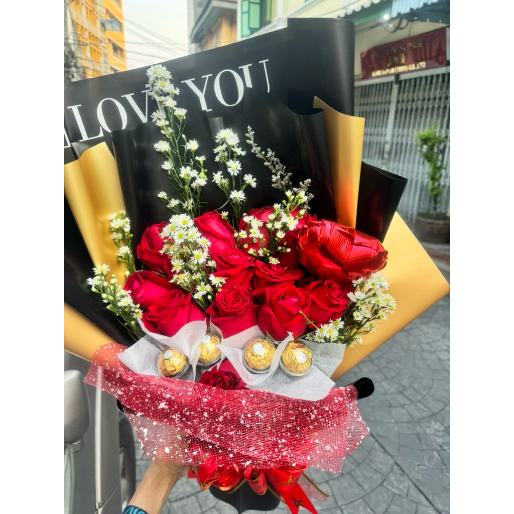 Mother's Day Gift Flowers bouquet  Ferro chocolate Special Gift For Mother's Day 🩵