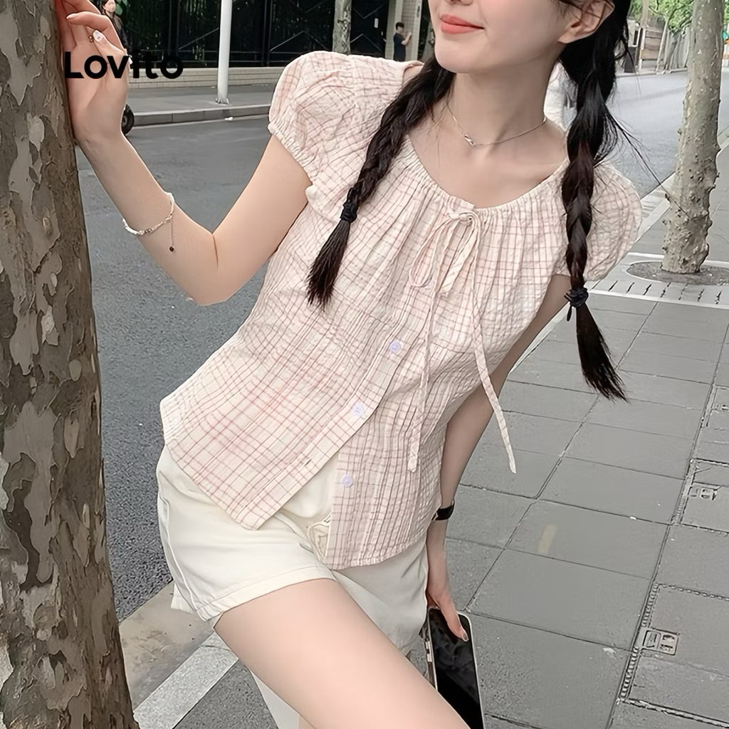 Lovito ฤดูร้อนสบายๆ/ฤดูใบไม้ผลิเสื้อลายลูกไม้ขึ้นเสื้อจีบสําหรับผู้หญิง L130AD146