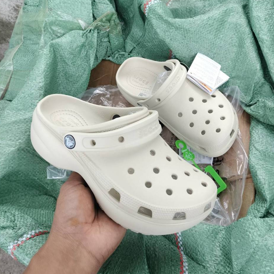 รองเท้าCrocs รุ่นเพิ่มสูง ผู้หญิง งานเบาใส่สบาย รอฃเท้าหัวโต มีSize 36---40 สินค้าพร้อมส่ง