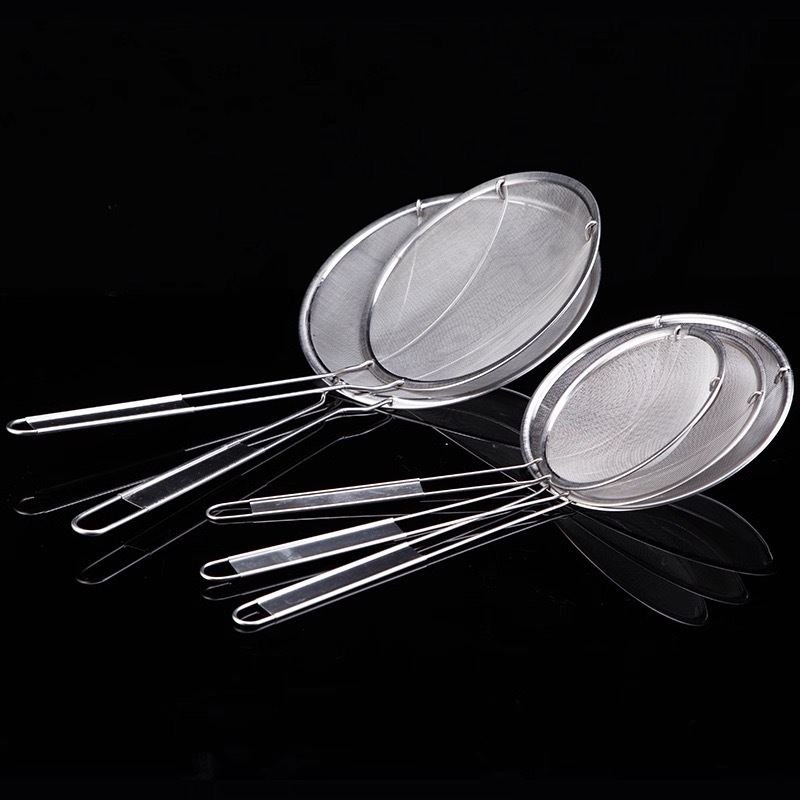 (5 ขนาดให้เลือก)กระชอน กระชอนสแตนเลส กระชอนตักอาหาร กระชอนด้ามสแตนเลส ตะแกรงตาข่าย กระชอนกรองกากผลไม้ DT 667