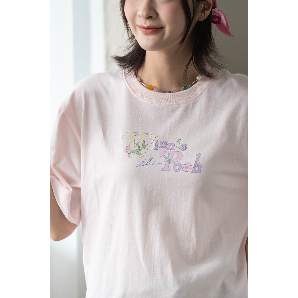 PickMeUp เสื้อยืดพิมพ์ลาย Winnie the pooh Spring Sketchbook Tee ลิขสิทธิ์ Disney