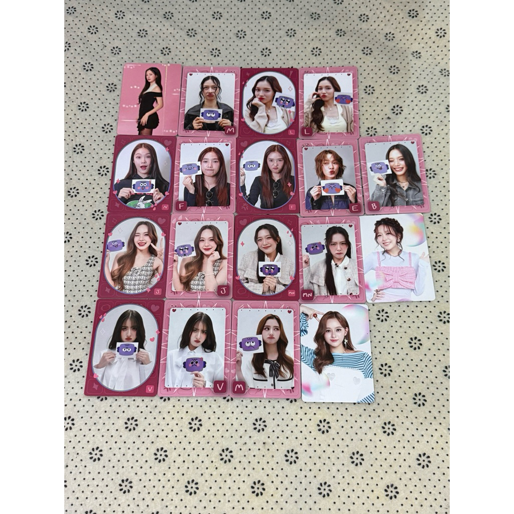 Random Card Girl ผู้หญิง ปล่อยการ์ด Gmm Gmmtv MilkLove EmiBonnie NamtanFilm