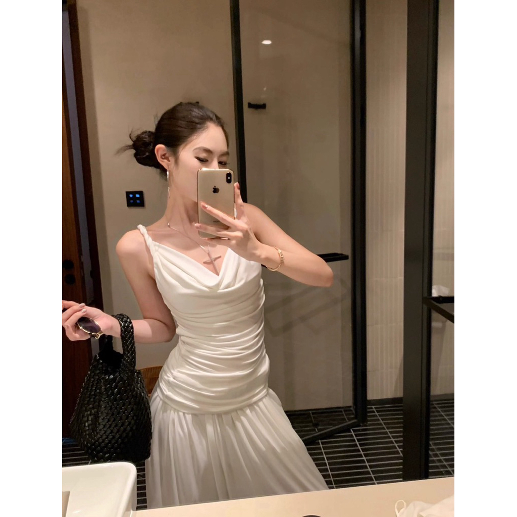 เสื้อสายเดี่ยวคอถ่วง ดีเทลย่นทั้งตัว ใส่สวยมาก พร้อมส่ง