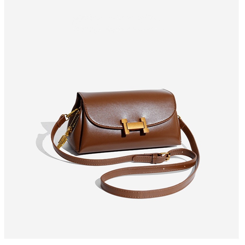 กระเป๋าสะพายข้างผู้หญิง สไตล์ Paris มีหลายสีให้เลือก สีดำ,สีกาเเฟ,สีน้ำตาล รุ่น