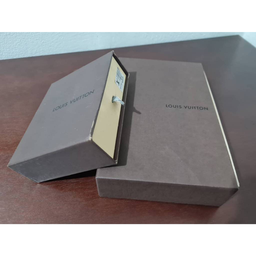 กล่อง LOUIS VUITTON ของแท้