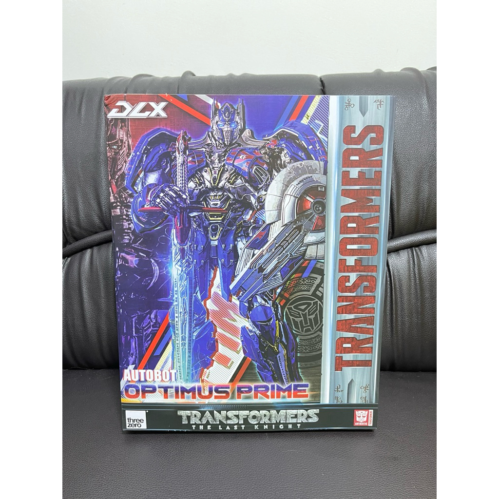 Three Zero DLX : Optimus Prime Transformers The Last Knight