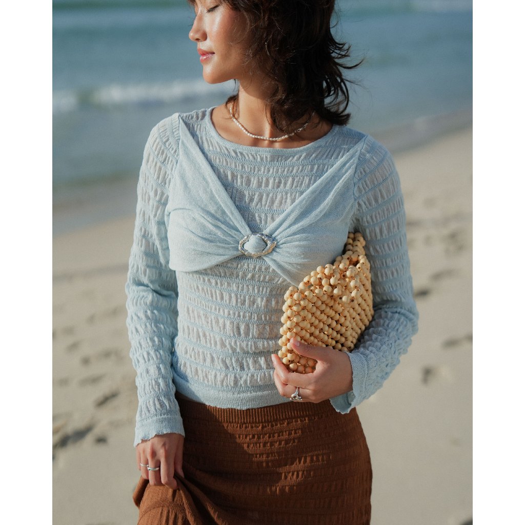 knitCircle - LAGOON Long Sleeve Top (2 สี) เสื้อแขนยาวไหมพรม คอปาด ลายทอย่นทั้งตัว เลเยอร์ช่วงอกด้วยลายทอเรียบโปร่ง