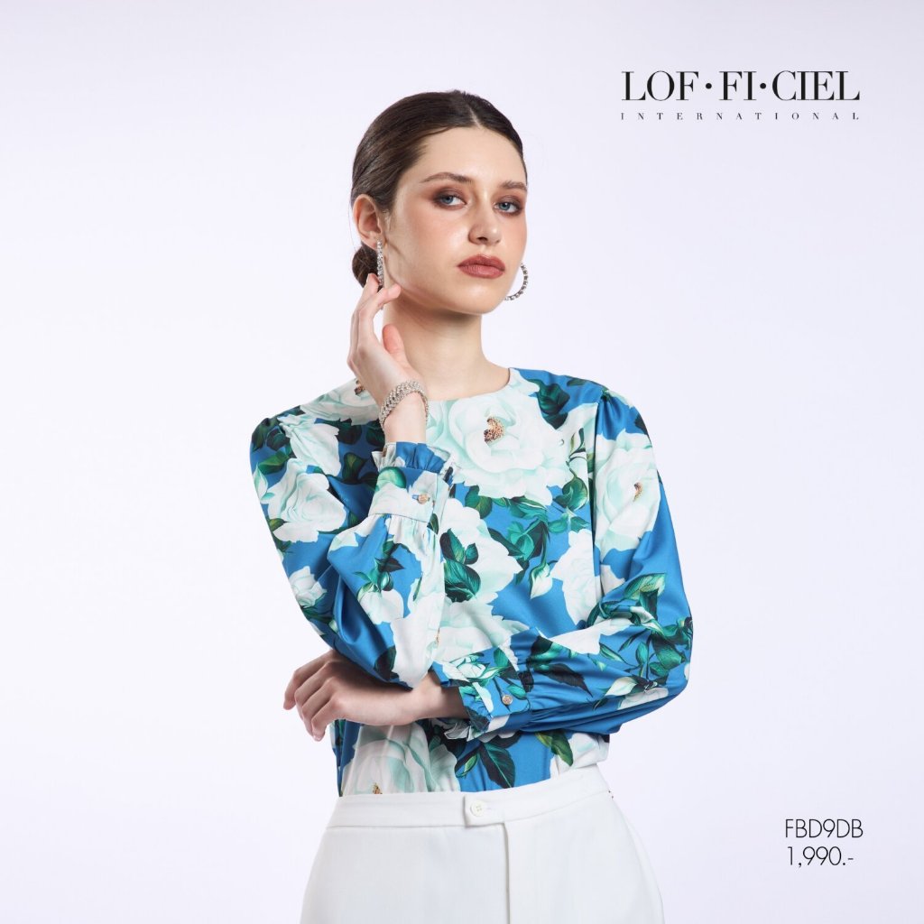 LOF-FI-CIEL เสื้อผู้หญิง ไวท์โรส คอปาด แขนยาว สีน้ำเงินเข้ม FBD9DB