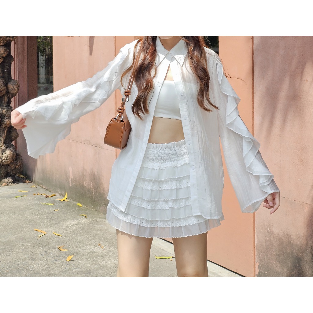 THEBLANCPALE :   ASHLEN SHIRT เสื้อเชิ้ตผ้าซีทรู (ผ้าโปร่งแสงนะค้า) เป็นผ้าฝ้ายเนื้อบาง ใส่สบาย ไม่ร้อน ปัก ตัวอักษร  B