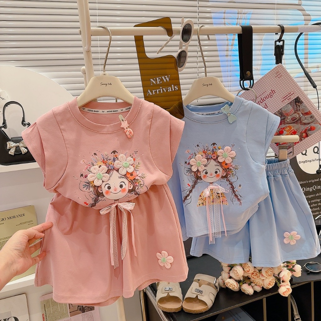 Babyonline(Y212)D3 (ส่งด่วน1วัน)ชุดเซ็ตเสื้อแขนกุดกางเกงขาสั้นลายเด็กผู้หญิงแต่งดอกไม้ ผ้าฝ้าย