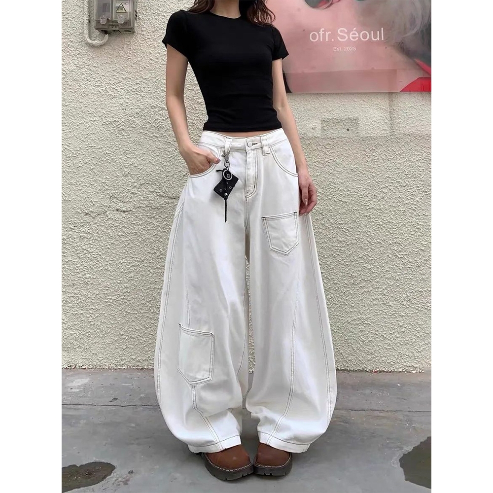 กางเกงยีนส์ผู้หญิงสีขาว ลุคอเมริกัน OOTD ทรงเว้าปลายบานลายคาร์โก้