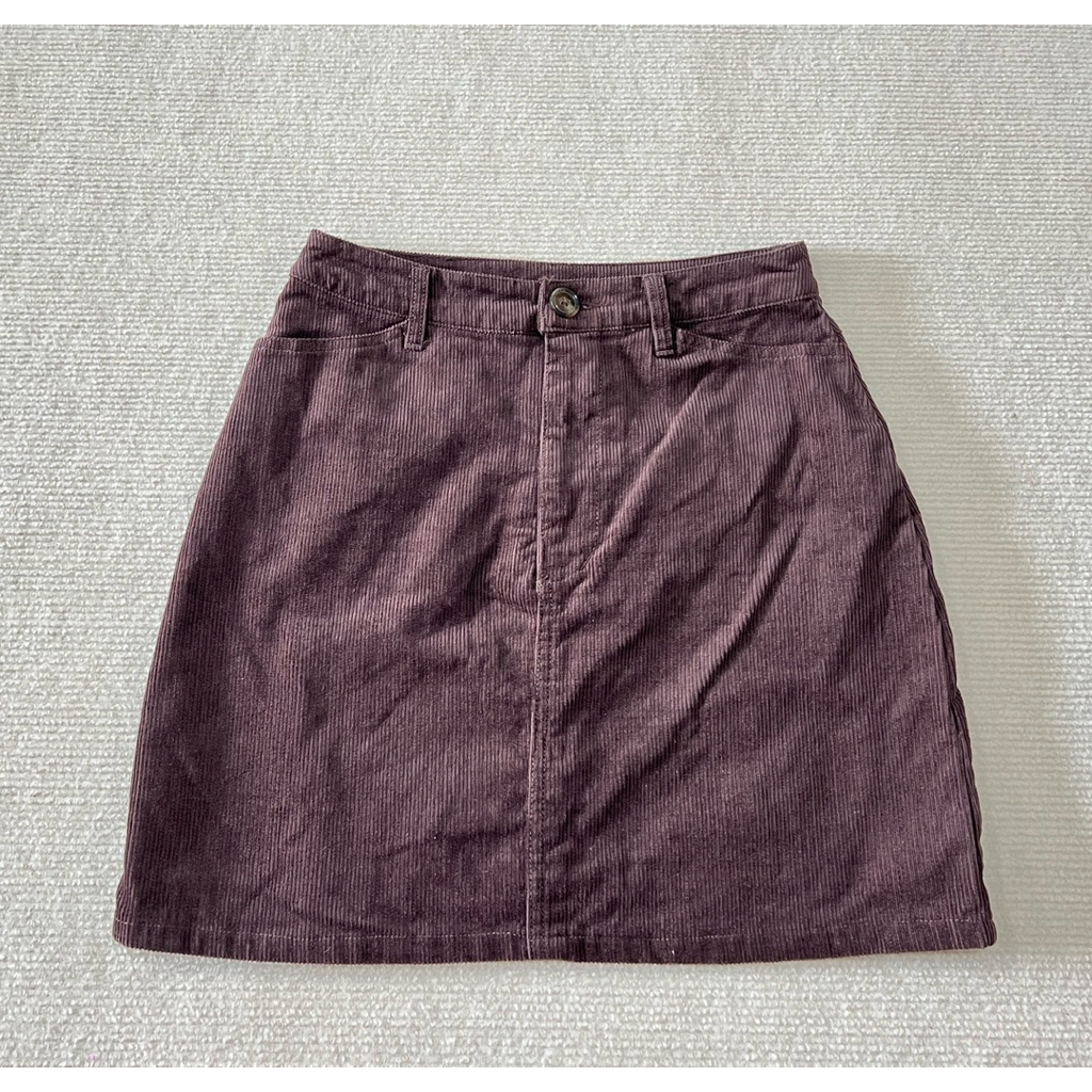 GRLกระโปรงสั้นผ้าลูกฟูกหรือ ผ้าคอร์ดูรอย สีน้ำตาล มีกระเป๋า สไตล์ลำลอง  ไซส์ M