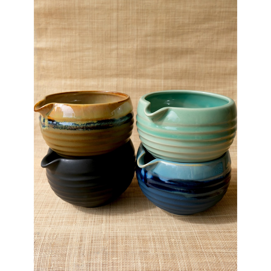 Chawan รุ่น Mizu (ลอนเล็ก) ถ้วยชงชา Matcha ถ้วยชงชาเขียว Araya Clay & Craft