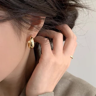 พร้อมส่ง! ราคา/คู่ ต่างหูรุ่น Classic Dome Hoop ต่างหูห่วงมินิมอลทรงโค้งมน ห่วงหนาเรียบหรู ล็อกแน่น เนื้องานเกาหลีคุณภาพ