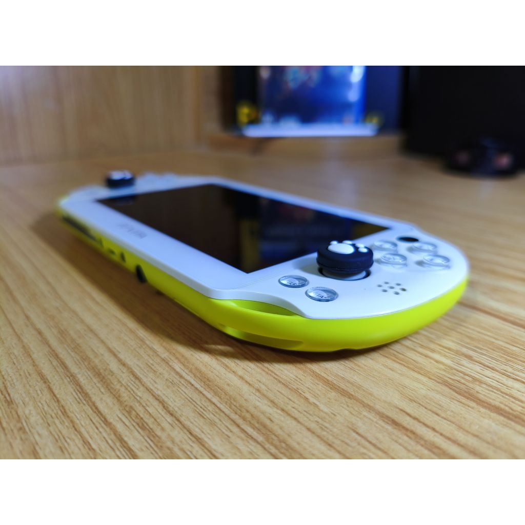 PSVita รุ่น 2000 มือสองพร้อมเล่น