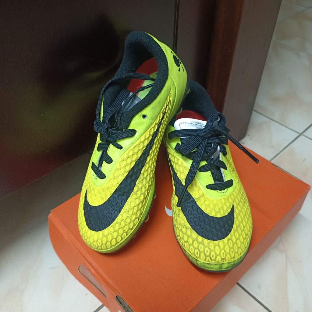 Nike Hyper Venom イエロー/パープル US7 25cm Nike Hypervenom Phelon