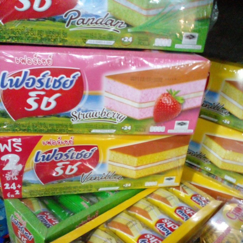 ขนมเค้ก ตรา เฟอร์เชย์  สอดไส้ครีม  24ชิ้น