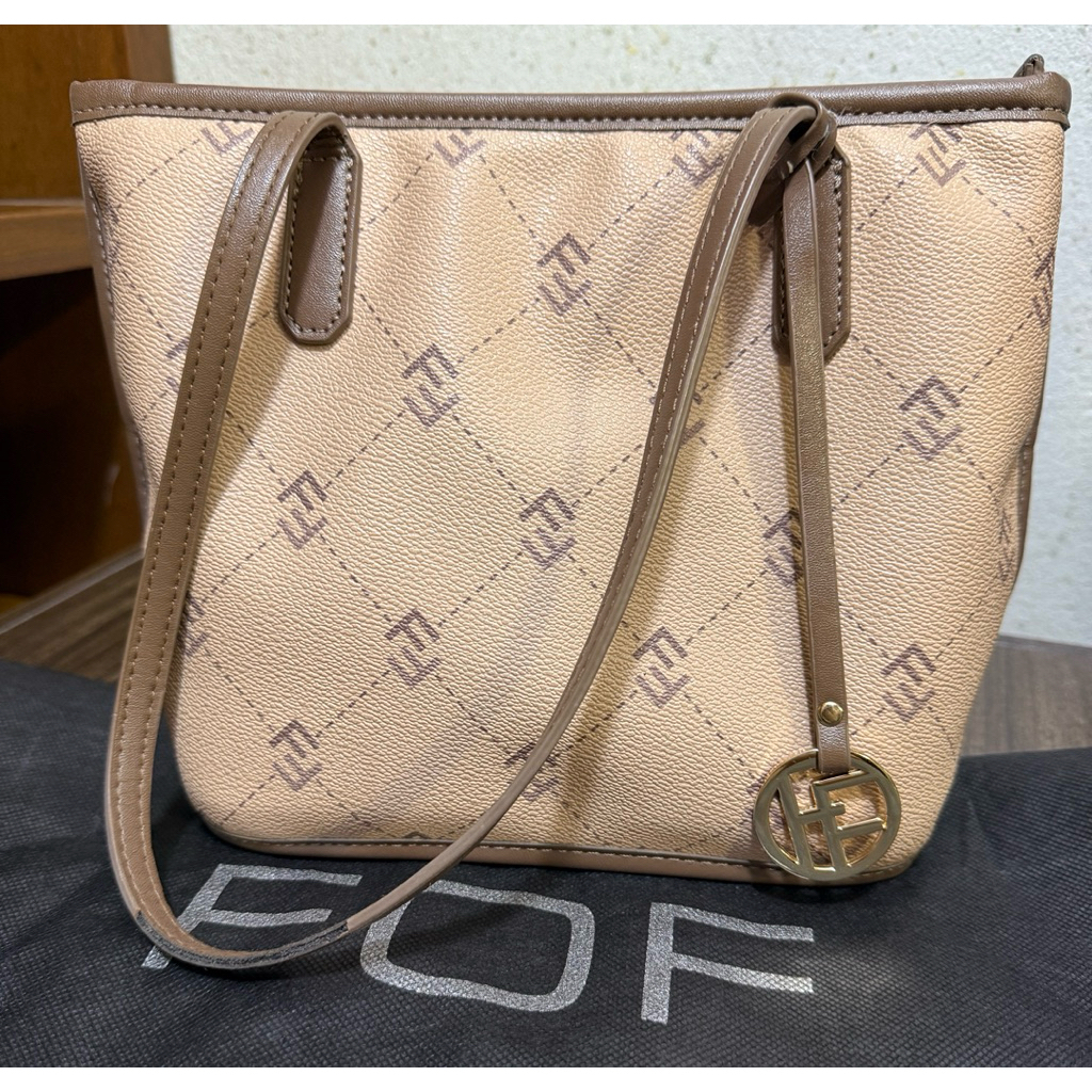 กระเป๋าแบรนด์ FOF มีตำหนิ ตามภาพ