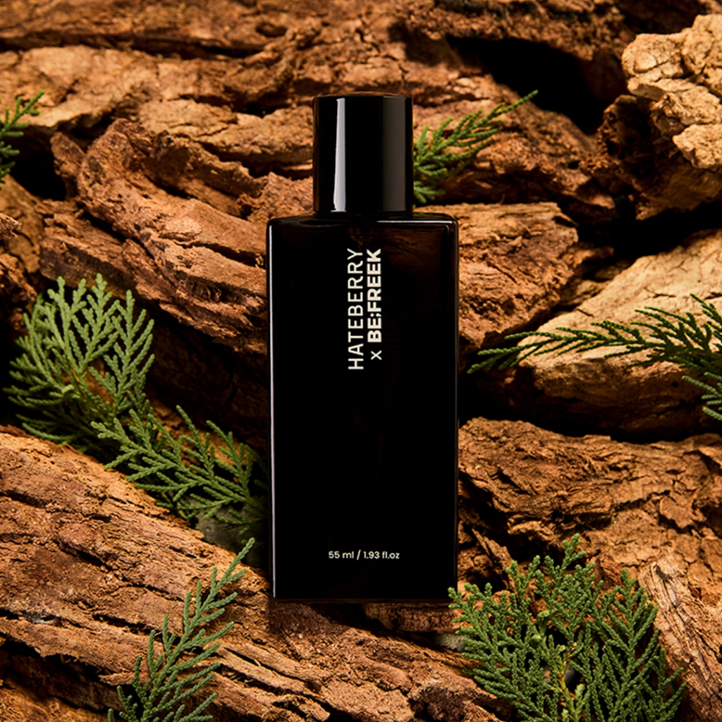 HATEBERRY SCENT X BE;FREEK สเปรย์ใช้สำหรับห้องและผ้า กลิ่น Woven Wood Telling ขนาด 55 มล.