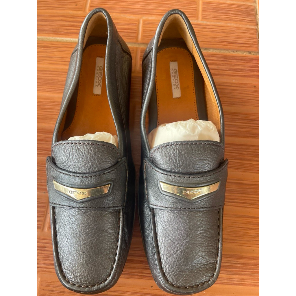 รองเท้าGeoxมือสองของแท้