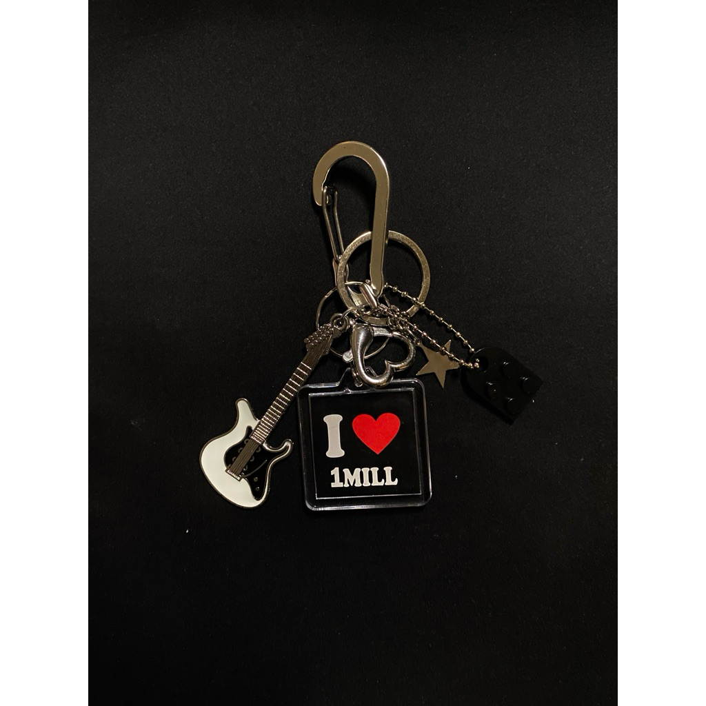 Carabiner 1 MILL❤️‍🔥🤙🏻